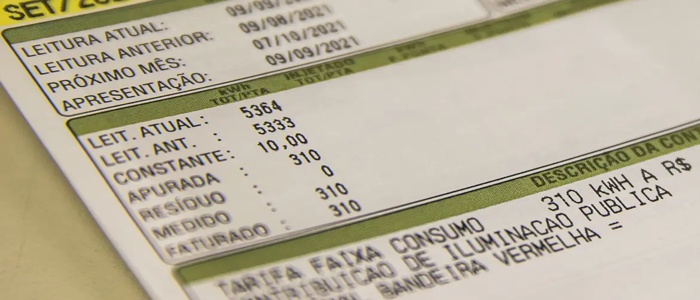 Aneel projeta alta média de 7% na conta de luz em 2025, acima do IPCA e IGP-M, puxada por encargos setoriais.
