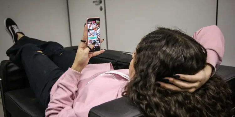 Estudo mostra rejeição de adolescentes ao jornalismo.