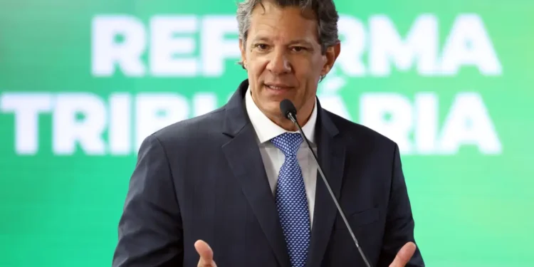 Em evento em São Paulo, Haddad diz que elite brasileira se apropria do Estado desde a abolição.