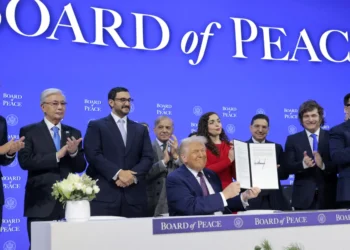 Proposta de conselho liderado por Trump para Gaza concentra poder e enfrenta resistência internacional.