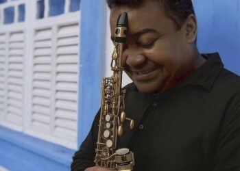 Vila do Papai Noel encerra a temporada neste domingo (4), em Macaé, com apresentações musicais, dança e show instrumental de Zé Rangel.