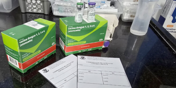 Macaé reforça a vacinação contra a dengue durante o verão e orienta a população sobre prevenção.
