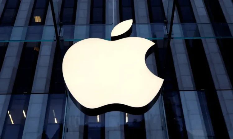 Apple escolhe o Gemini AI do Google para alimentar a nova versão da Siri.