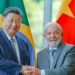Lula anuncia isenção de visto para cidadãos chineses em viagens de curta duração, em reciprocidade à política da China para brasileiros.