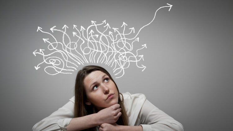 Diagnóstico de TDAH em adultos cresce no mundo. Entenda as causas, os critérios médicos e o papel da conscientização e da saúde mental.
