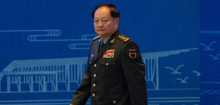 Investigação contra Zhang Youxia revela suspeitas de espionagem nuclear e corrupção, abalando o alto comando do Exército chinês.