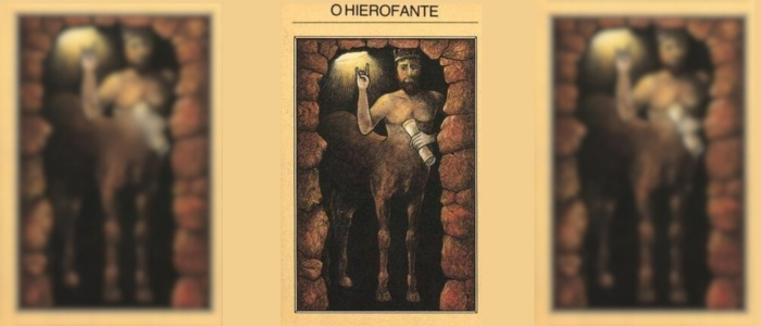 O Hierofante e a lua crescente indicam semana de alinhamento, disciplina e escolhas conscientes