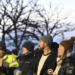 homem de 37 anos foi fatalmente baleado por agente do ICE em Minneapolis durante operação de mandado; vídeos circulam mostrando confronto e debate sobre uso de força policial.