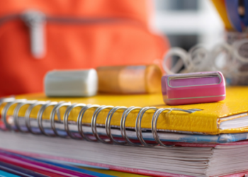 Procon-RJ reforça regras e veta material coletivo em listas escolares