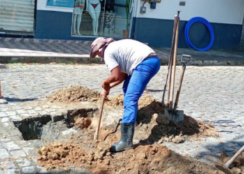 Casimiro de Abreu reforça combate a ligações clandestinas de água, protegendo a rede de distribuição, evitando prejuízos e assegurando abastecimento seguro aos moradores.