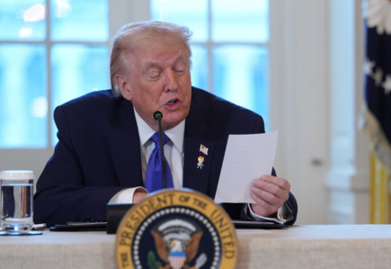 Suprema Corte derruba tarifaço e Trump cria taxa global.