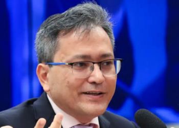 A Receita Federal planeja arrecadar R$ 200 bilhões em 2026 com modelo de cobrança amigável, que incentiva autorregularização de contribuintes e intensifica fiscalização contra inadimplentes.