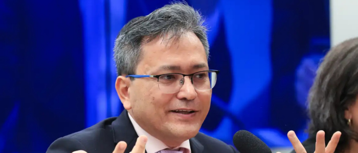A Receita Federal planeja arrecadar R$ 200 bilhões em 2026 com modelo de cobrança amigável, que incentiva autorregularização de contribuintes e intensifica fiscalização contra inadimplentes.