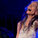 Morre Vera Barreto Leite, primeira supermodelo brasileira, aos 89 anos. Ícone da moda internacional e referência no teatro e cinema brasileiros, deixa legado marcante.
