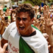 O deputado Nikolas Ferreira percorreu 240 km em uma caminhada até Brasília em defesa da anistia para condenados dos atos de 8 de janeiro. O ato final será neste domingo na Praça do Cruzeiro.