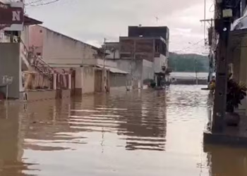 Chuva forte retorna ao Noroeste Fluminense e causa alagamentos e queda de energia