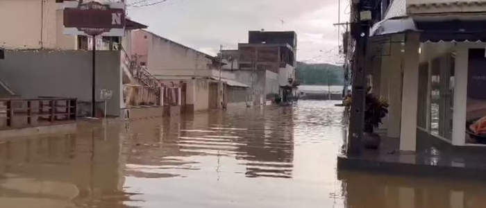 Chuva forte retorna ao Noroeste Fluminense e causa alagamentos e queda de energia