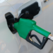 A partir de janeiro de 2026, gasolina, diesel e gás de cozinha têm aumento no preço causado pelo ICMS fixo por litro ou quilo. Especialistas alertam para efeito no bolso do consumidor e transporte.