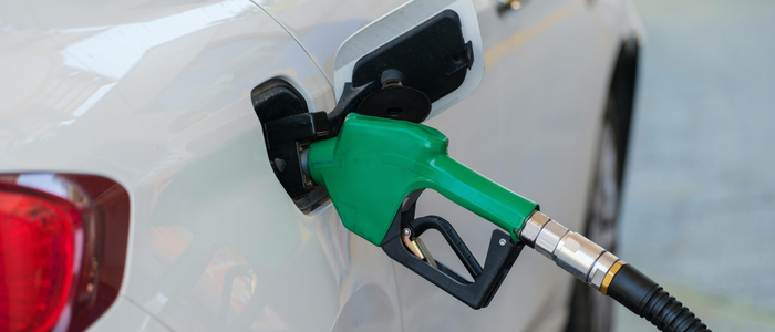A partir de janeiro de 2026, gasolina, diesel e gás de cozinha têm aumento no preço causado pelo ICMS fixo por litro ou quilo. Especialistas alertam para efeito no bolso do consumidor e transporte.