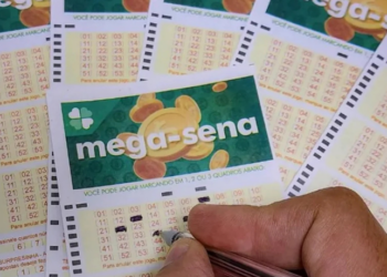 Mega-Sena pode pagar R$ 150 milhões nesta quarta-feira. Veja horário do sorteio, prazo para apostar e números do último concurso.