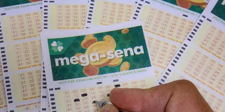 Mega-Sena pode pagar R$ 150 milhões nesta quarta-feira. Veja horário do sorteio, prazo para apostar e números do último concurso.