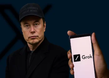 A Grok AI, ligada a Elon Musk, enfrenta críticas após ser usada para criar imagens íntimas ilegais, reacendendo o debate sobre limites éticos da inteligência artificial.