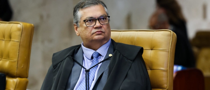 Ministro Flávio Dino determina que juízes não podem mais receber aposentadoria compulsória como punição máxima.