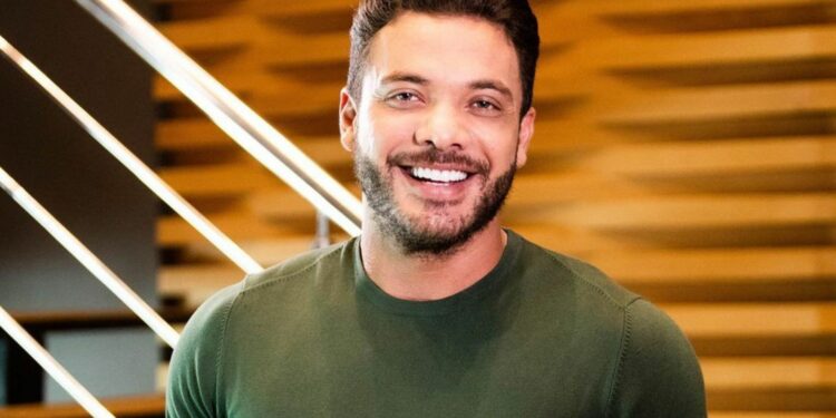 A ausência de Wesley Safadão no Festival de Verão de Cabo Frio provoca indignação, prejuízo financeiro e judicialização do caso pela produtora responsável.