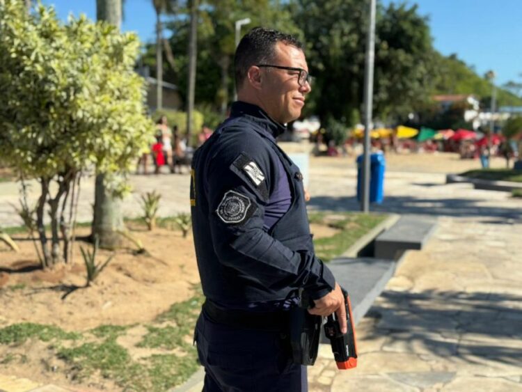 Guarda Municipal de Rio das Ostras começa a usar armas não letais para atuação preventiva durante a alta temporada.