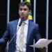 Deputado publicou montagem de Lula sendo preso por agentes norte-americanos e pode responder por crimes contra o Estado Democrático de Direito