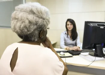 Novas normas buscam acelerar aposentadorias, pensões e auxílios do INSS.