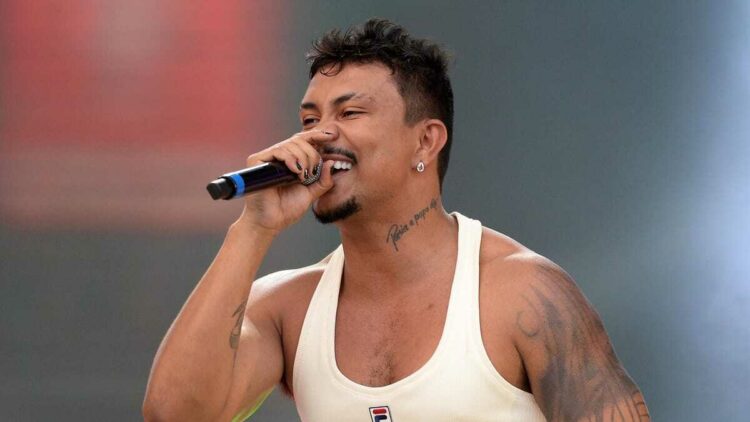 SESC Verão 2026 começa em Macaé com show de Xamã na Praia dos Cavaleiros. Programação inclui atrações culturais, música e lazer para moradores e turistas.
