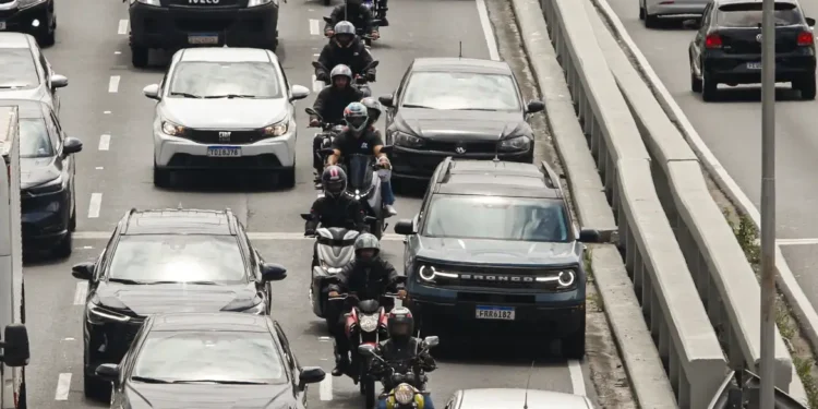 Alguns estados brasileiros já retiraram a baliza do exame prático da CNH e adotaram avaliações focadas na condução em percurso urbano. Veja quais.