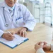 Após resultados alarmantes do Enamed, Conselho Federal de Medicina pede acesso aos microdados para avaliar a formação médica e orientar ações de fiscalização.