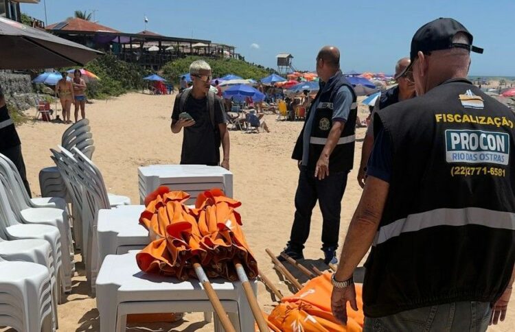 Procon de Rio das Ostras fiscaliza quiosques da Orla e coíbe abusos.