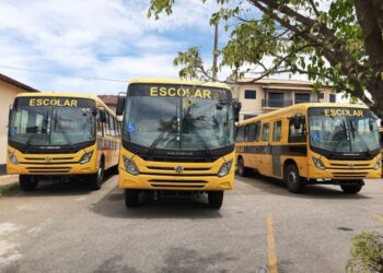 Rio das Ostras inicia a renovação do Transporte Escolar Adaptado gratuito para alunos com dificuldade de locomoção. Procedimento segue até 9 de janeiro na Secretaria de Educação.