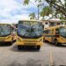 Rio das Ostras inicia a renovação do Transporte Escolar Adaptado gratuito para alunos com dificuldade de locomoção. Procedimento segue até 9 de janeiro na Secretaria de Educação.