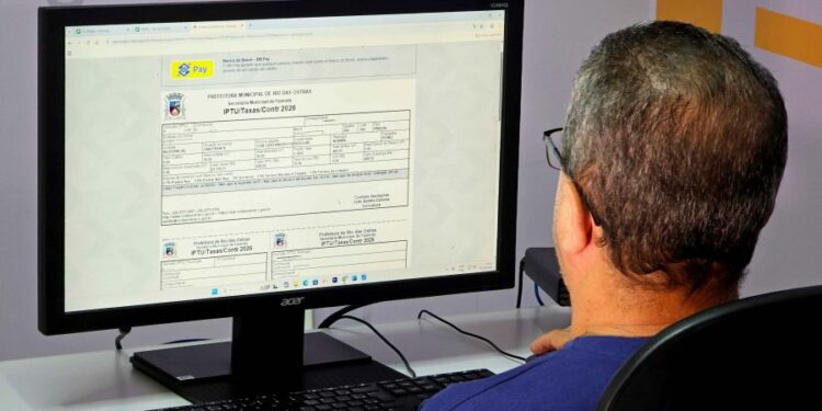Contribuintes podem economizar pagando IPTU em cota única no início do ano.