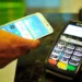 Escassez global de chips de memória eleva preços de smartphones em até 25%.