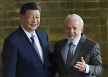 Após o lançamento do Conselho da Paz por Donald Trump, Xi Jinping e Lula defendem o papel central da ONU e reforçam a cooperação entre China e Brasil em defesa do multilateralismo.