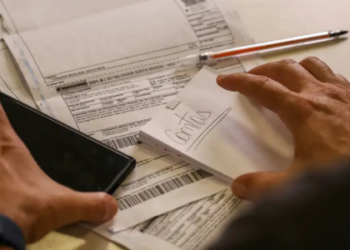 Novo salário mínimo de R$ 1.621 começa a valer nesta segunda-feira