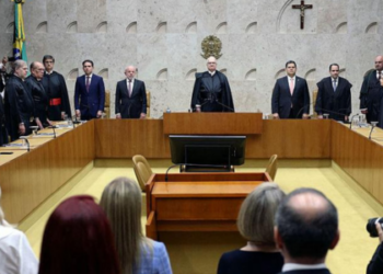 Edson Fachin arquivou pedido de suspeição contra Dias Toffoli no STF. Investigação sobre o Banco Master prossegue com novo relator.