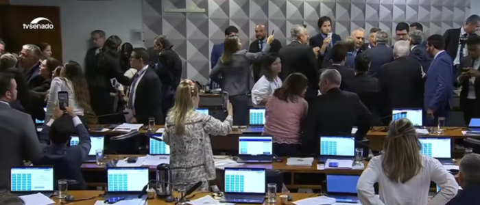 CPMI do INSS aprova quebra de sigilo de Fábio Luís Lula da Silva e amplia investigação sobre esquema nacional de descontos associativos não autorizados que afetou aposentados.