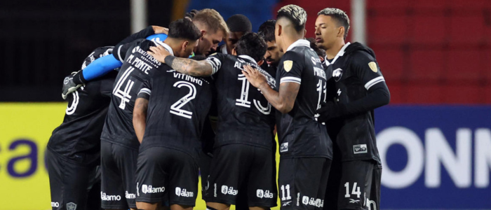 Após perder por 1 a 0 na Bolívia, o Botafogo volta ao Rio pressionado por vitória na Libertadores e duelo pela semifinal da Taça Rio.