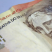 Receita Federal inicia pagamento do lote da malha fina com prioridade para idosos, professores e quem optou pelo Pix. Saiba como consultar a restituição.
