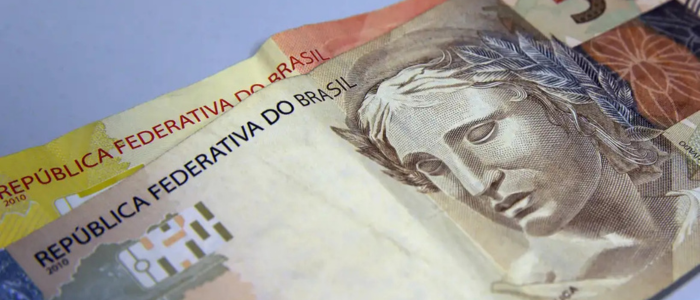 Receita Federal inicia pagamento do lote da malha fina com prioridade para idosos, professores e quem optou pelo Pix. Saiba como consultar a restituição.