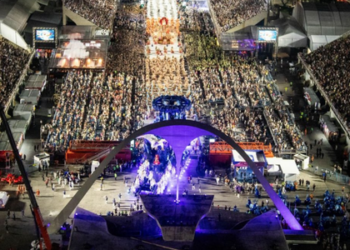 Carnaval 2026: Prefeitura divulga balanço da primeira noite do Grupo Especial na Sapucaí Quatro escolas abriram os desfiles com homenagens a Lula, Ney Matogrosso, cultura afro-gaúcha e Mestre Sacaca.