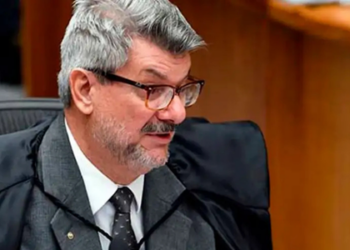 CNJ confirma recebimento de nova denúncia de importunação sexual contra o ministro Marco Buzzi, do STJ. Caso é apurado em sigilo.