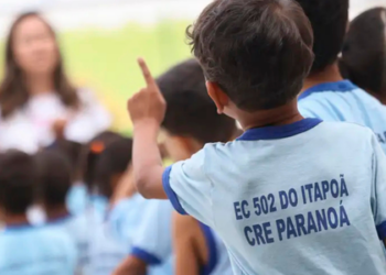 Ensino fundamental alcança 99,5% de frequência escolar, aponta Censo 2025.