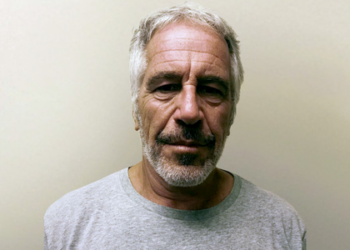 O caso Jeffrey Epstein volta ao centro do debate com imagens e documentos que revelam crimes, falhas da Justiça e conexões com figuras poderosas.
